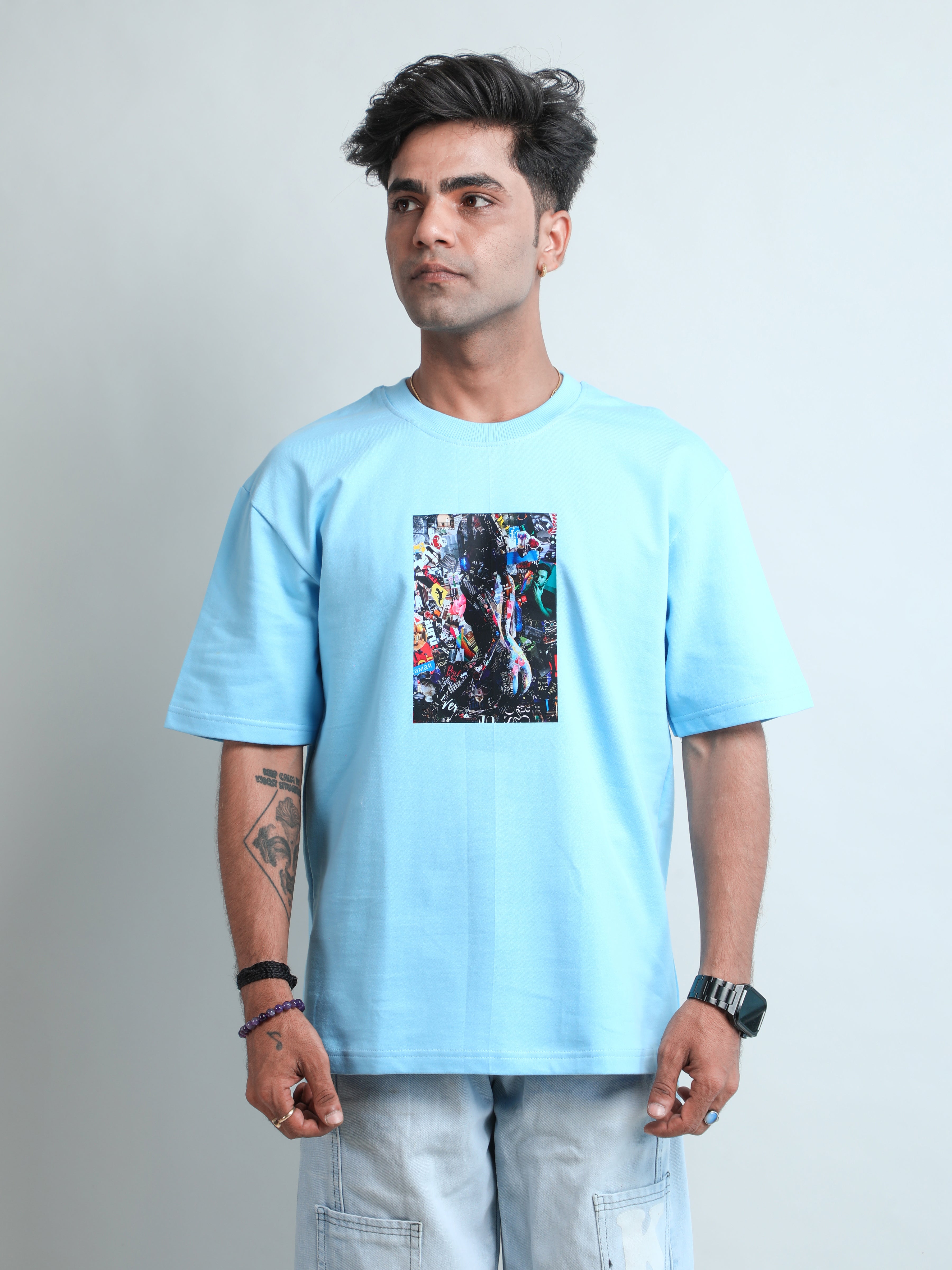 Trendy unisex oversized t-shirt with impressive back print