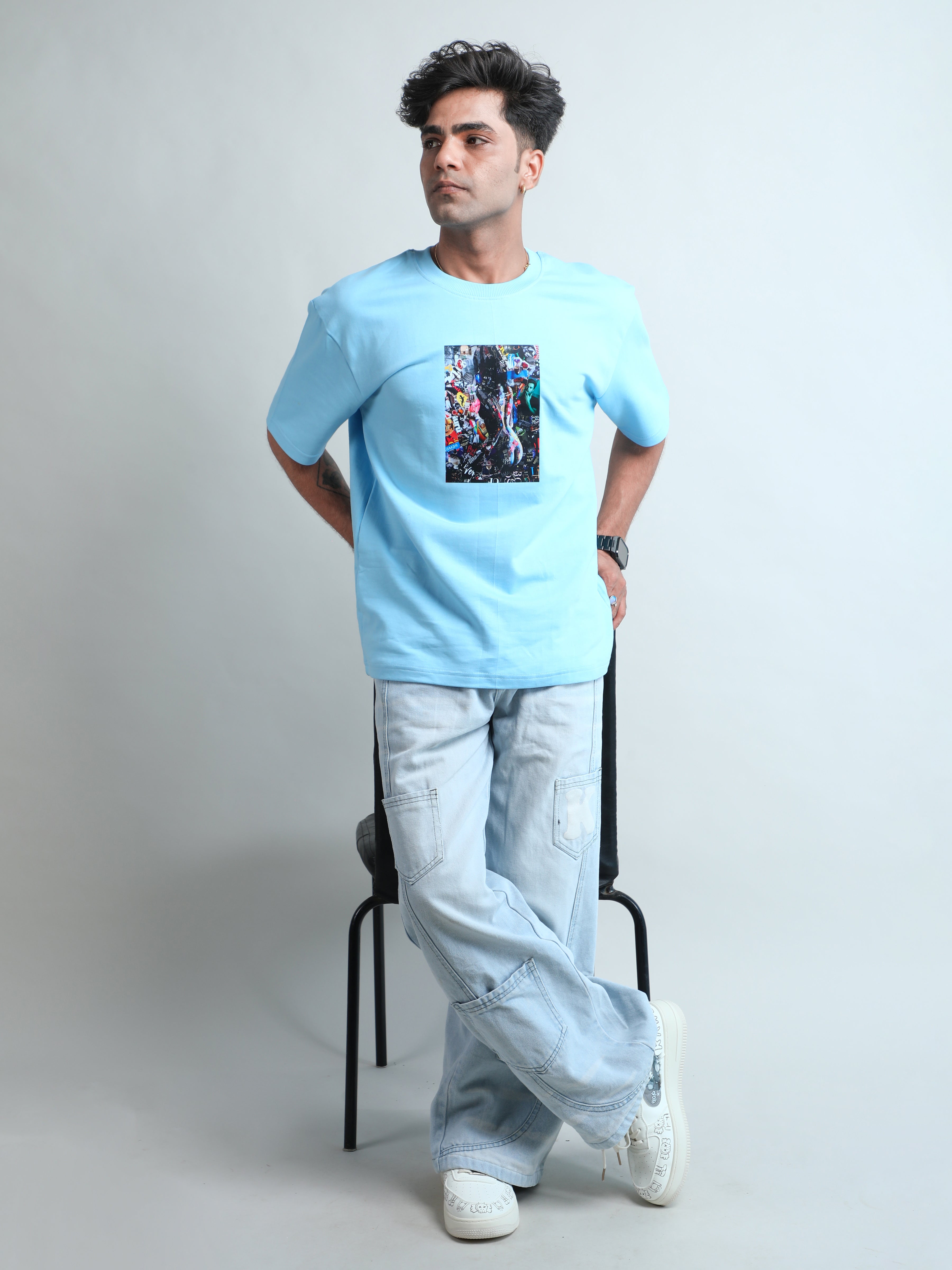 Trendy unisex oversized t-shirt with impressive back print