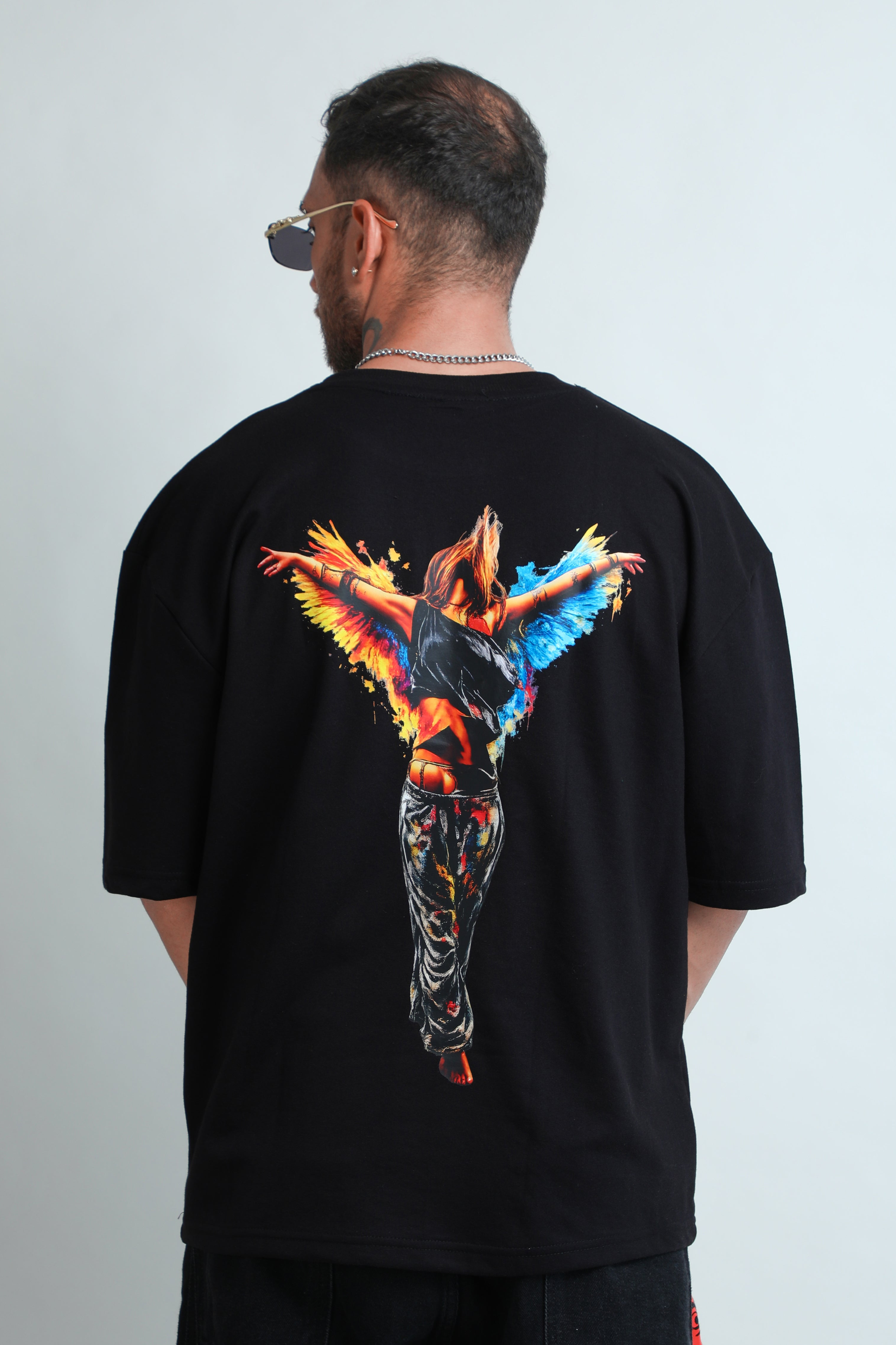 Premium Oversized Graphic T-Shirt Inspired by Contemporary Streetwear