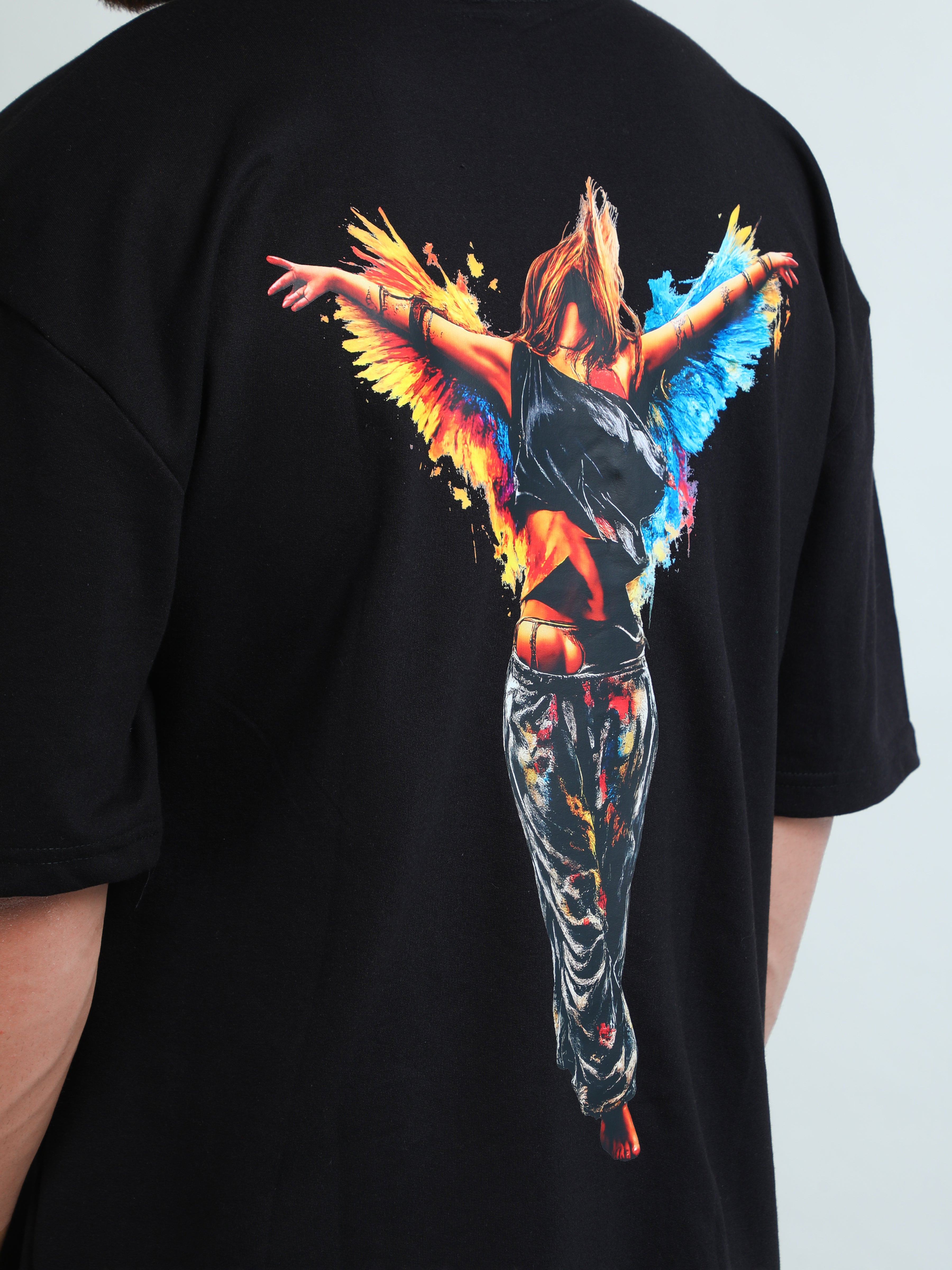 Premium Oversized Graphic T-Shirt Inspired by Contemporary Streetwear