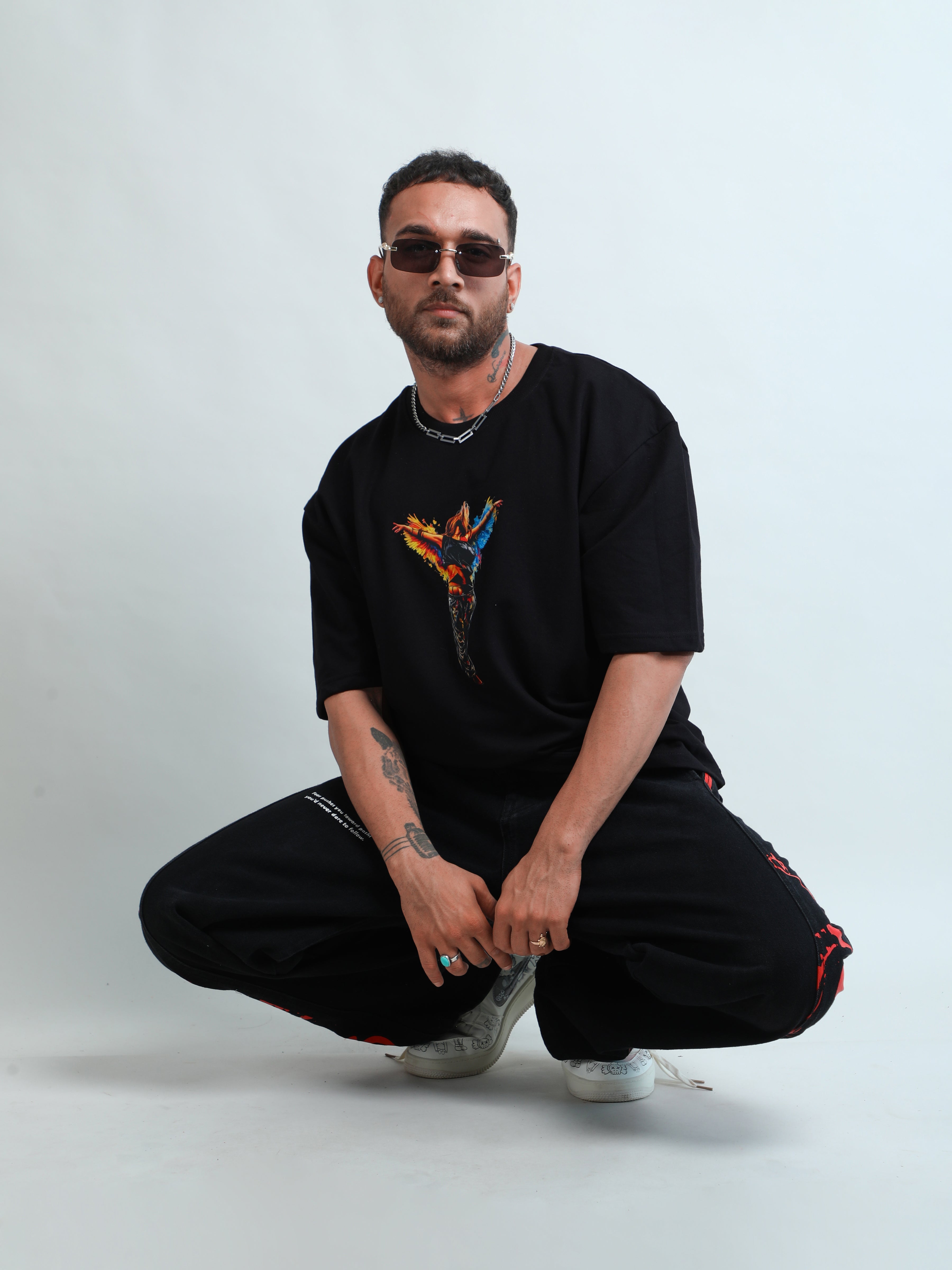 Premium Oversized Graphic T-Shirt Inspired by Contemporary Streetwear