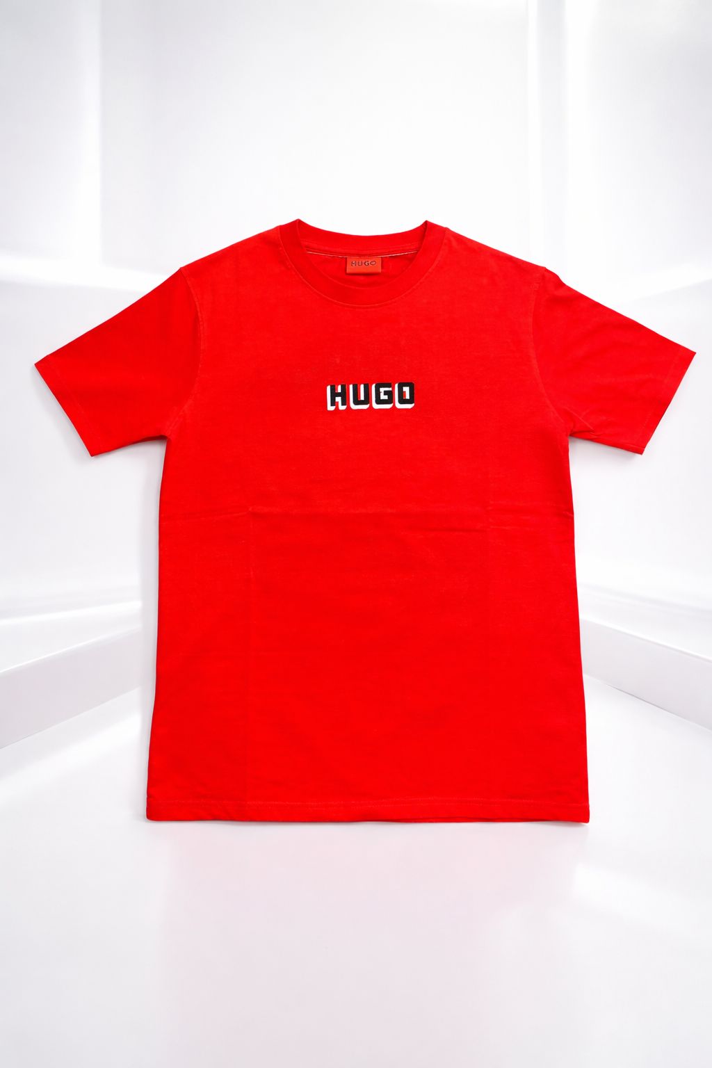 Trendy Red Graphic Tee – Modern Streetwear Look